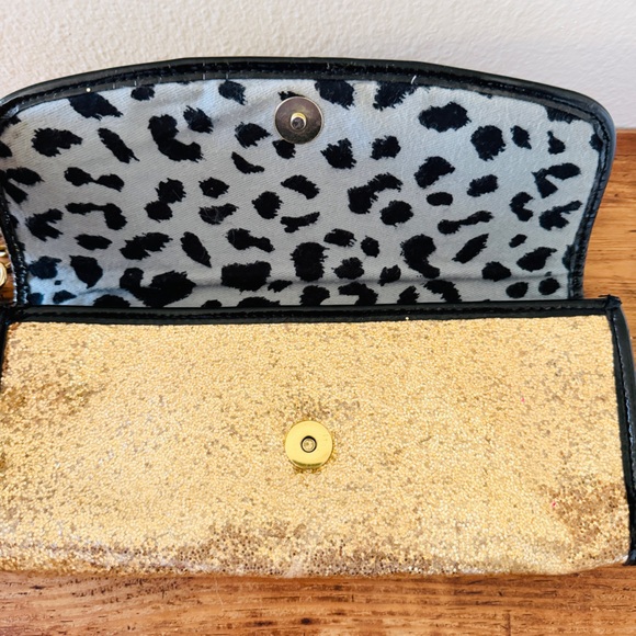 Betsey Johnson Gold Glitter Clutch Purse with Shoulder Bag Chain - Picture 3 of 10